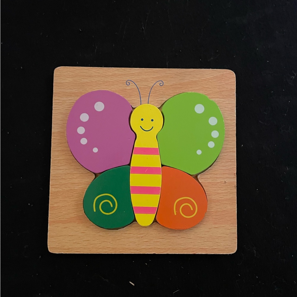 Butterfly puzzle toy
